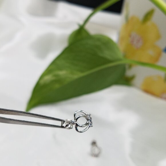 925 Sterling Silver Princess Crown Stud Earrings – 10mm Cubic Zirconia – NEW!!! - Picture 8 of 12